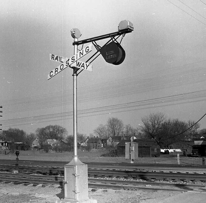 Wig-wag grade crossing signal at Cornwall.