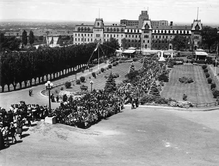 Visitors climbing the steps towards St. Joseph's Oratory