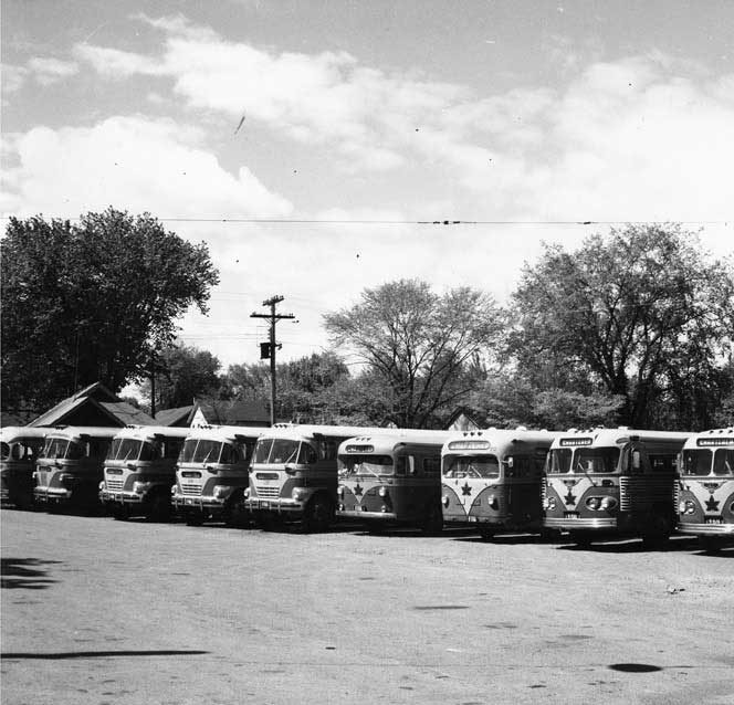 CN buses parked at the St. Catherines station