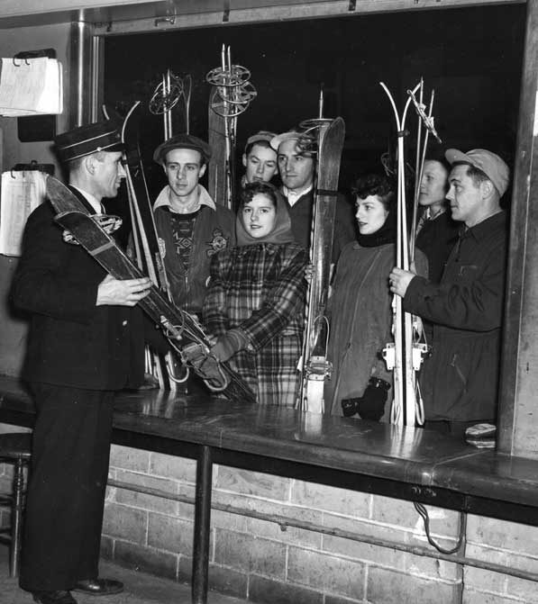 Passengers checking their skis at Central Station