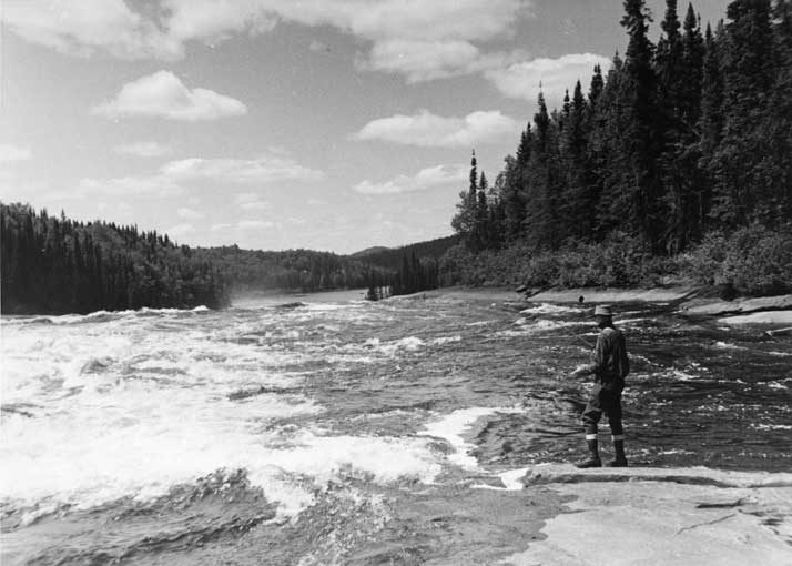 Ouananiche fishing in the rapids of Manouane River