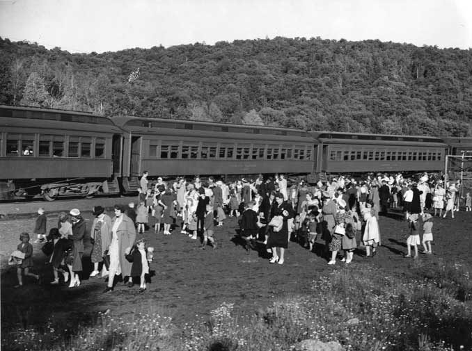 Passengers arriving by train at Chapleau Lake