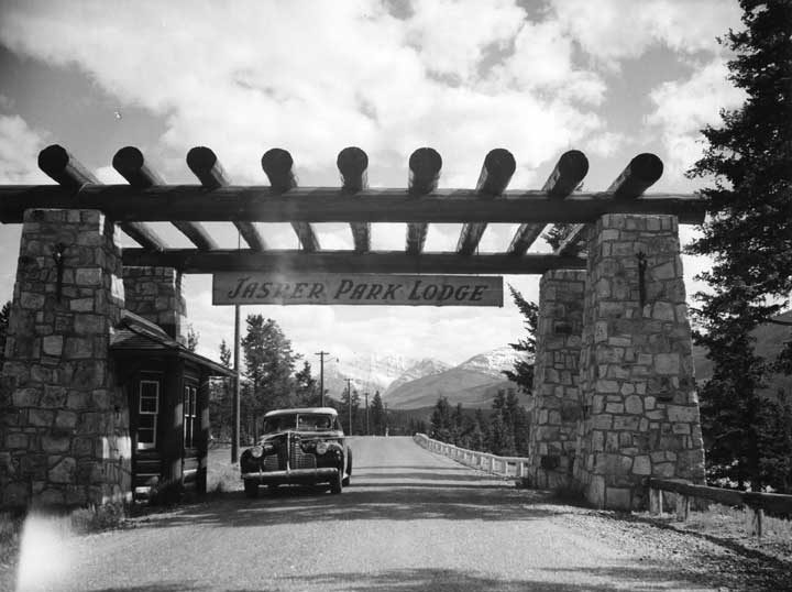 Leaving Jasper Park Lodge through the main entrance gate