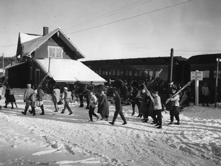 Skiers arriving at Ry Station, Saint-Sauveur-des-Monts