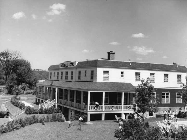 Exterior view of the Bellevue Hotel, Morin Heights