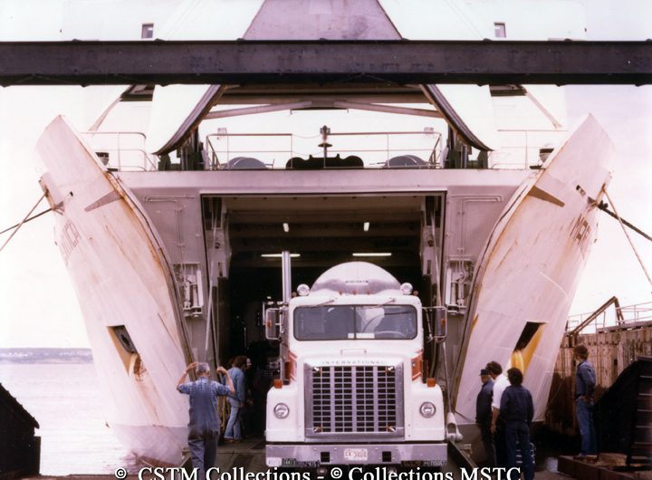 Truck being unloaded from the Marine Atlantica