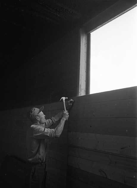 Coopering a box car for wheat loading