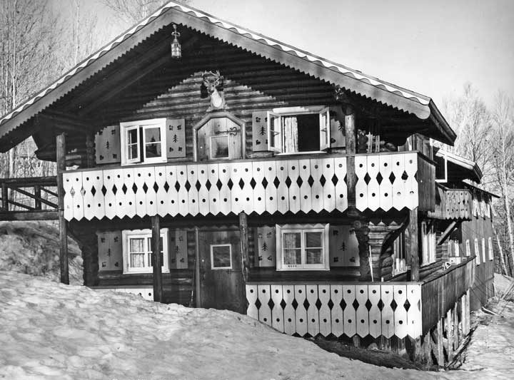 Skiing - hillside house Mt. Gabriel, Quebec