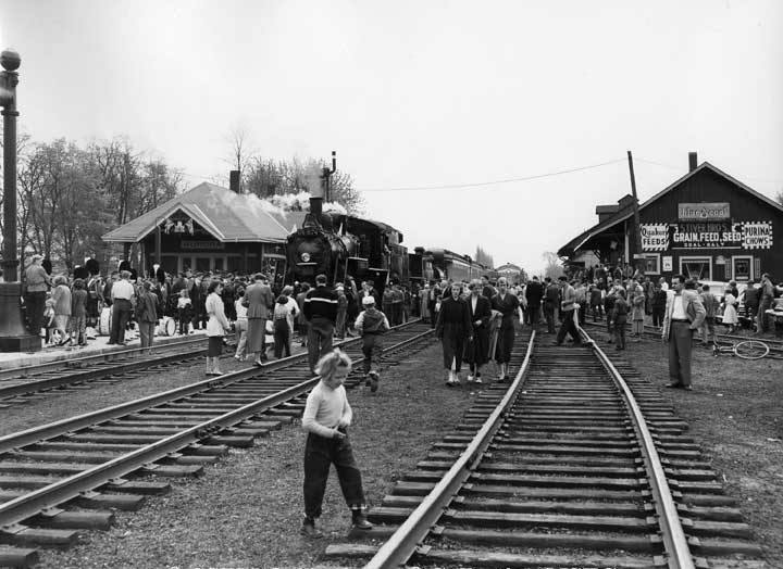 Residents of Aurora at the station to get a glimpse of the Museum Train