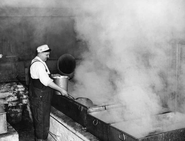 St. Scholastique, Quebec - Maple sugar - Boiling sap