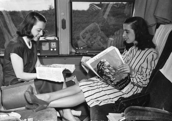 Quebec vacation - Reading while on the train