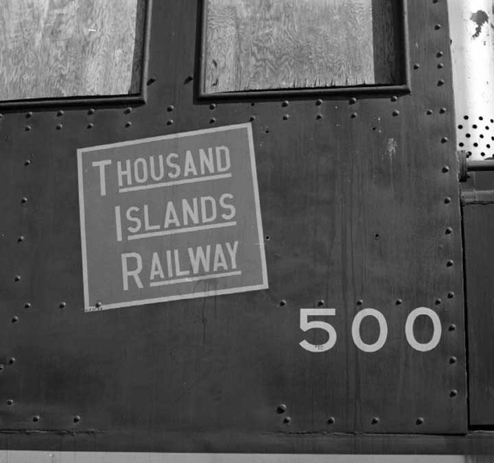 View of the Thousand Islands Railway logo and number 500