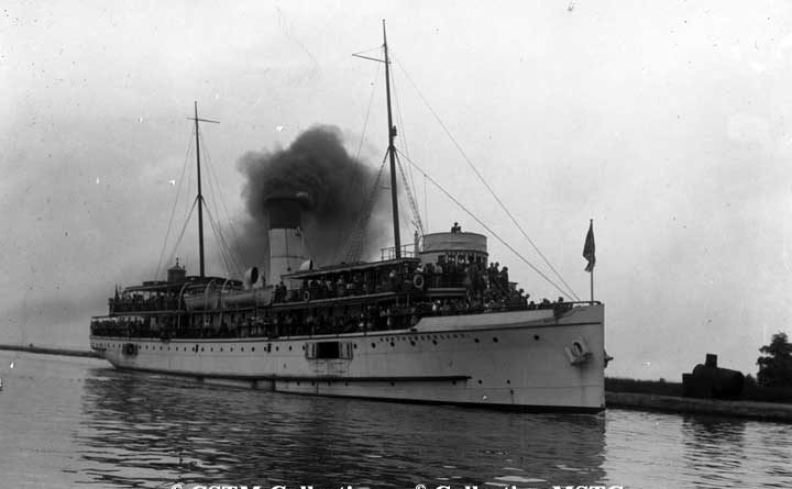 S.S. Northumberland traveling passengers to and from Lakeside Park