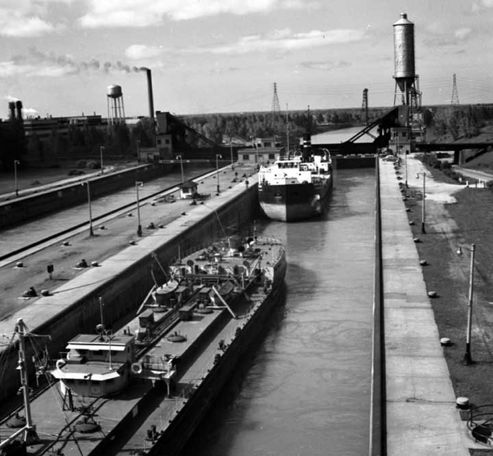 Ships in the Welland Canal, Niagara Peninsula