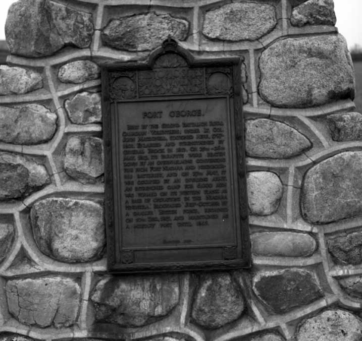 Plaque at Fort George erected by the Historical Sites and Monuments Board of Canada