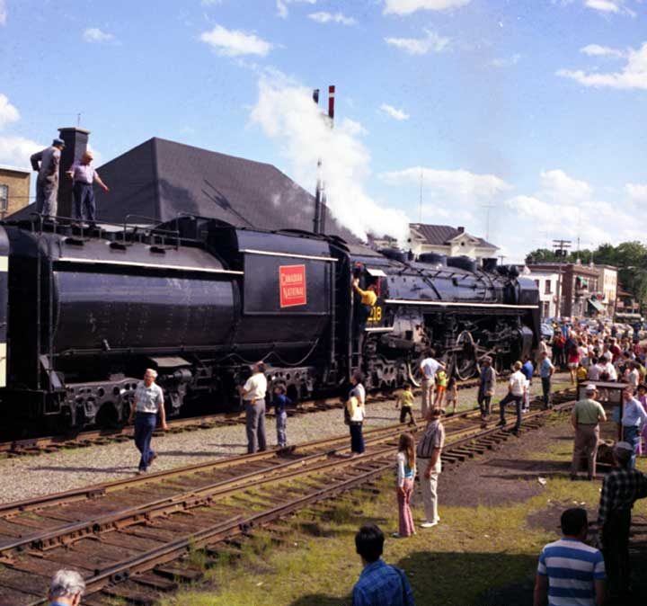 Locomotive no.6218 at Victoriaville Station for the last time