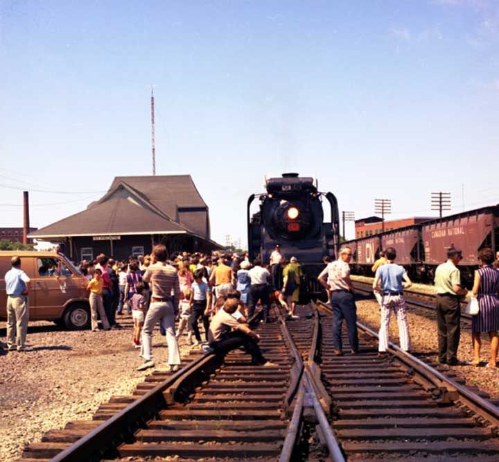 People gather for nostalgia as Locomotive no.6218 is at St. Hyacinthe Station for the last time