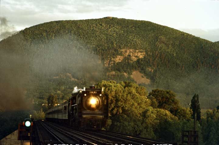Locomotive no. 6218 crossing the Beloeil Bridge on its last run
