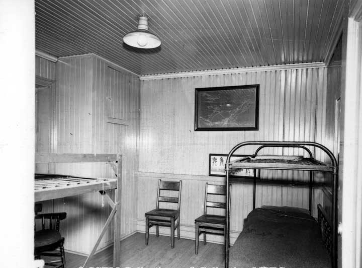 Joliette Station, interior