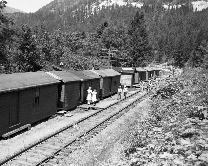 Extra track gang houses alongside main line near Boston Bar, B.C.