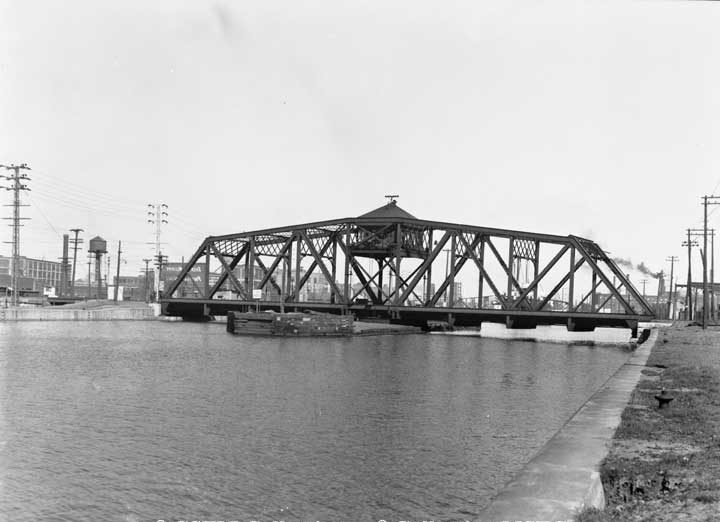 Montreal terminals - Lachine canal swing bridge