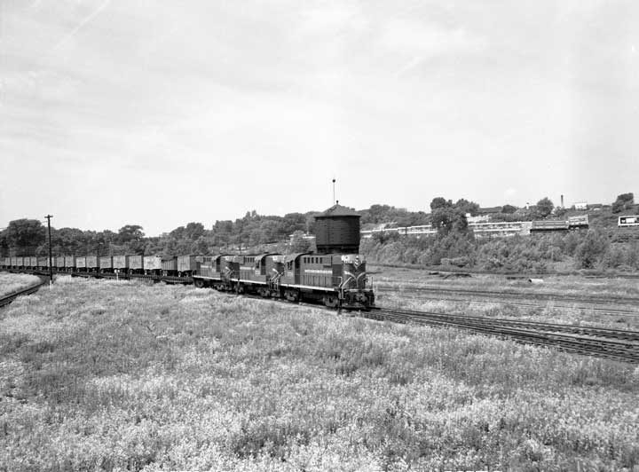 Piggyback trailers at west of Montreal