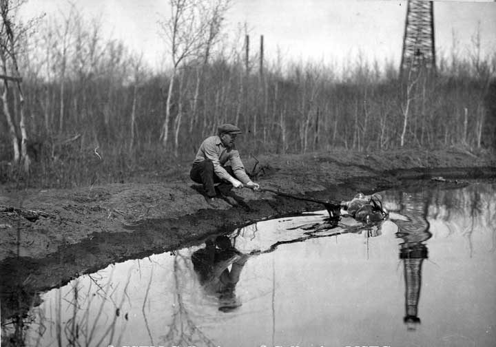 Crude oil pool - British Petroleum Co. at Wainwright, Alberta