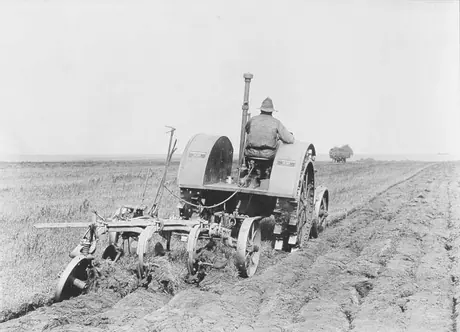 Ploughing with a 15-30 McCormick Deering tractor and 3 bottom plough