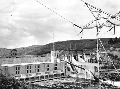 Rapide-Blanc Dam