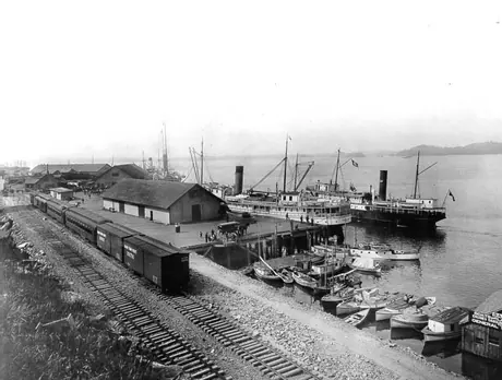 Grand Trunk Pacific boxcars at dock