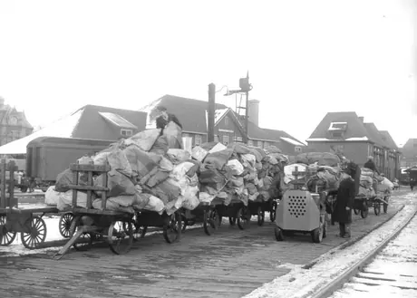 Handling mail at Moncton Station