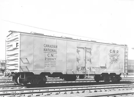 Eight-hatch overhead refrigerator car No. 210067