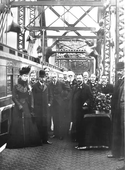 Prince of Wales (later George V) at official opening of Victoria Jubilee Bridge