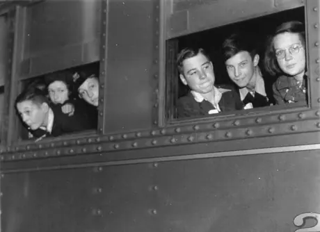 Children evacuees from the UK arriving at Montreal