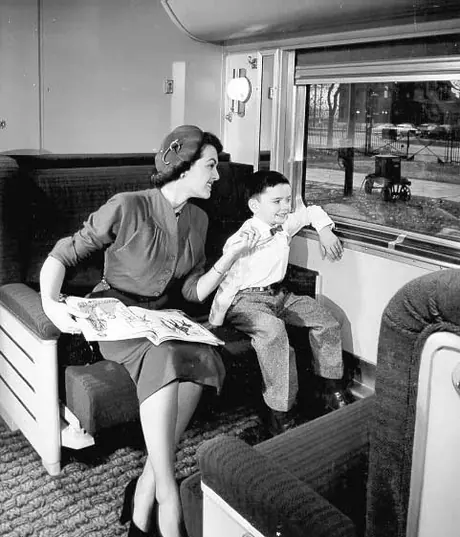 All aboard! Inside the Pullman sleeping car by day
