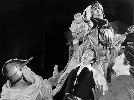 Actor Christopher Plummer (centre) as Hamlet in the Stratford production