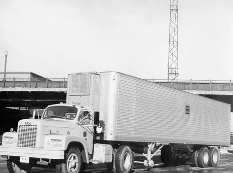 Propane gas refuel unit on piggyback trailers