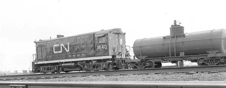 CN diesel-electric locomotive 1640, model H-12-44, three-quarters view