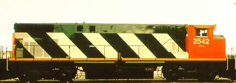 CN diesel-electric locomotive 2542, model M-420, right side