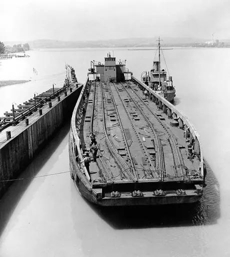 Canadian National freight car barge No. 109 and tug No. 1 leaving Port Mann