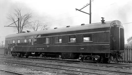 Nfld. Ry. Diner car 10, three-quarter view