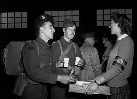 Coffee is served to the troops at Montréal's Central Station