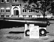 A cannon used in the Crimean War placed outside of the town hall