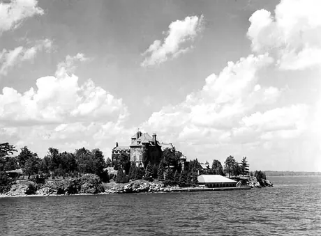 A water view of a summerhouse in the Thousand Islands