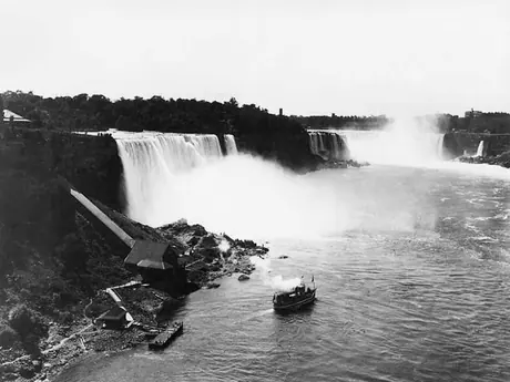The Maid of the Mist approaching the Niagara Falls