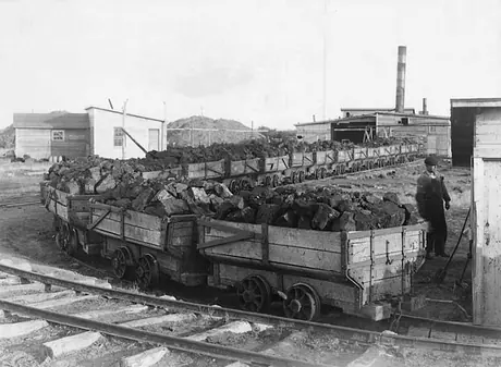 Coal ore being transported at the Cardiff Mine