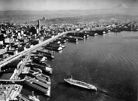 A passenger steamship approaches the harbour at Seattle
