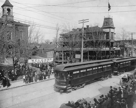 The Montréal and Southern Counties Railway Company begins service to a new community