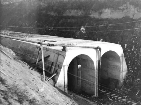 Mount Royal Tunnel construction - early stages