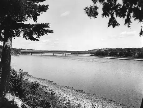 The worlds longest covered bridge